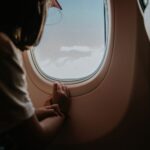 چرا پنجره های هواپیما کوچک و گرد هستند؟