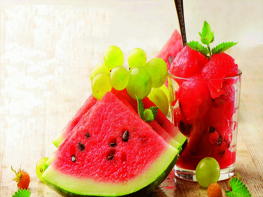 مصرف هندوانه در فصل گرما راه موثری برای خنک نگه