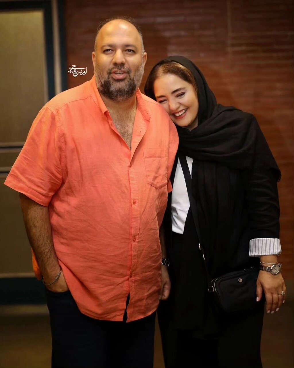 ژست عاشقانه نرگس محمدی و همسرش در مراسم