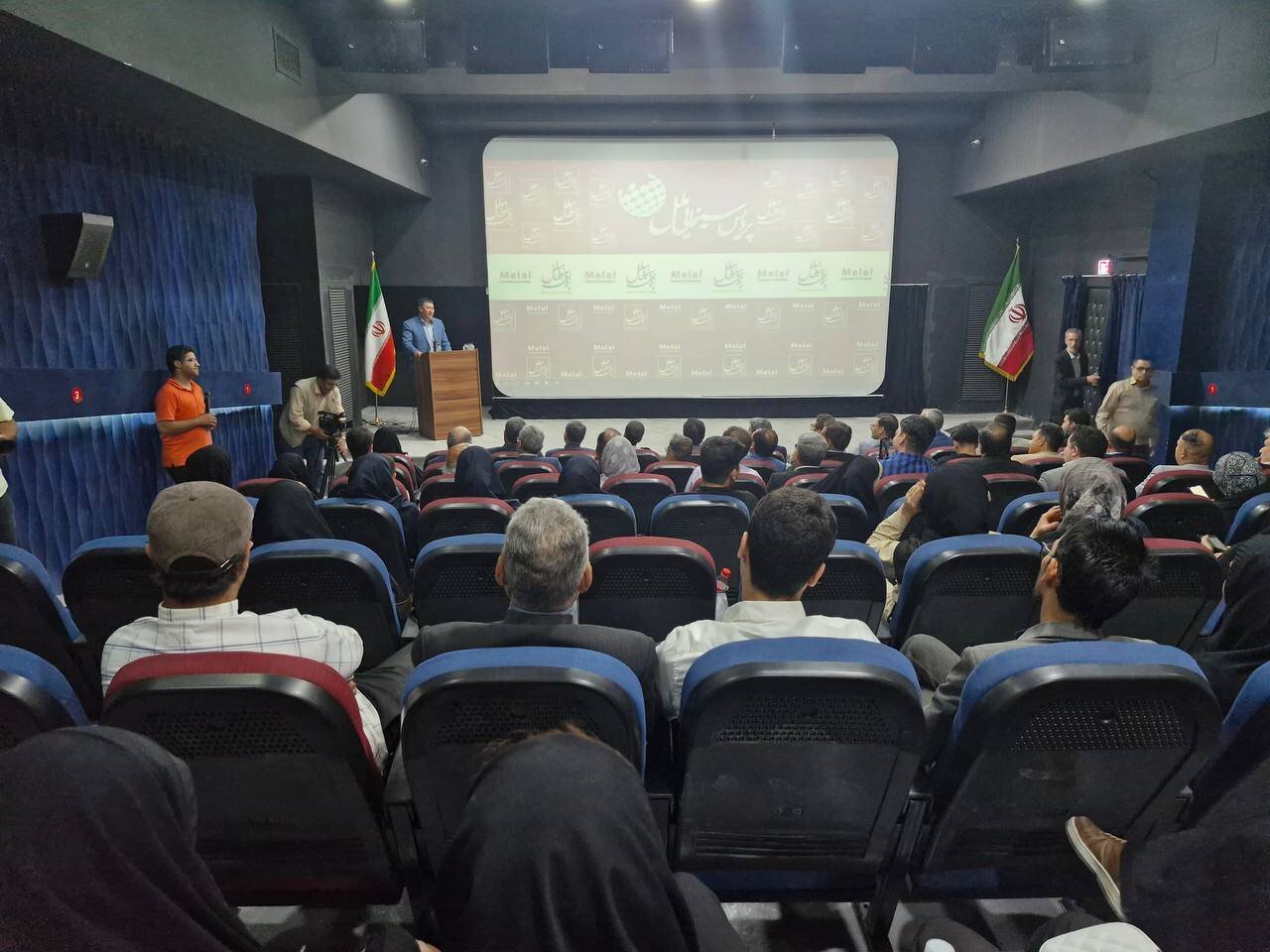 پردیس سینمایی ملل در مشهد افتتاح شد/ 100 شهری که در دولت سیزدهم سینما نداشتند سینما گرفتند.