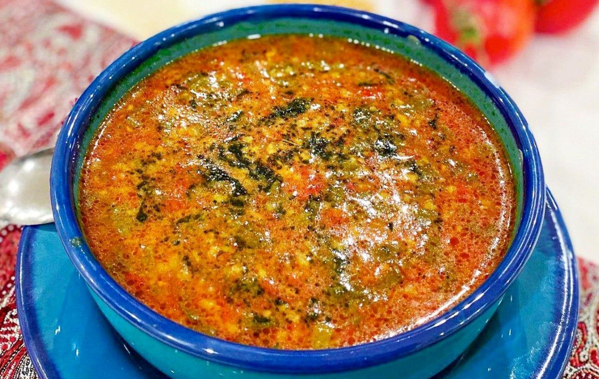 طرز تهیه آش گوجه فرنگی تبریزی