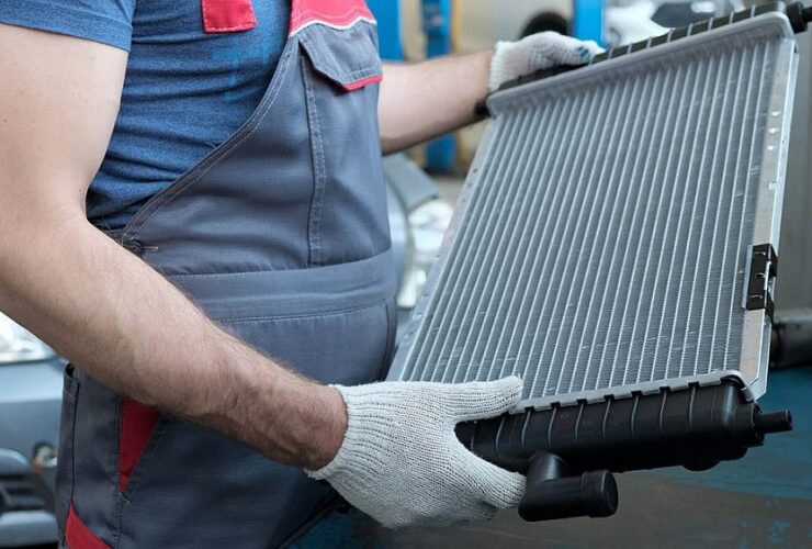 How to Tell If a Car Radiator is Clogged B 161121 1024x640 1