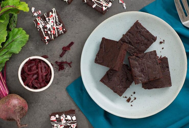طرز تهیه کیک لبو شب یلدا با کرک زیاد و