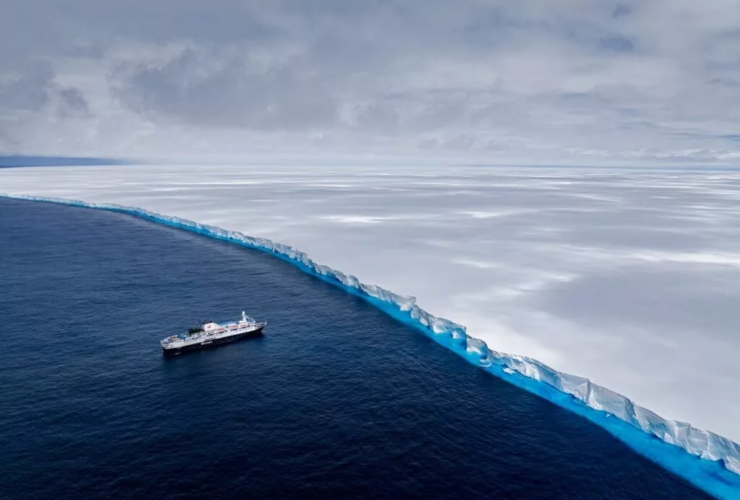 بزرگترین کوه یخ جهان حرکت کرد 25 بزرگترین کوه یخ جهان حرکت کرد