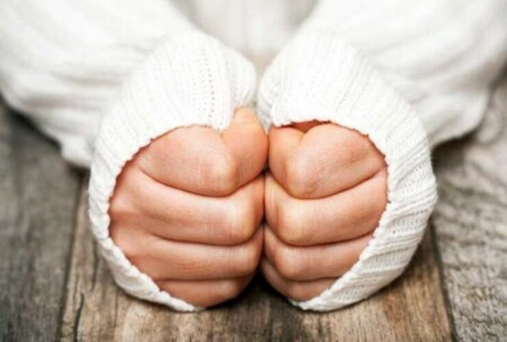 سردی دست و پا نشانه کمبود ویتامین است؟