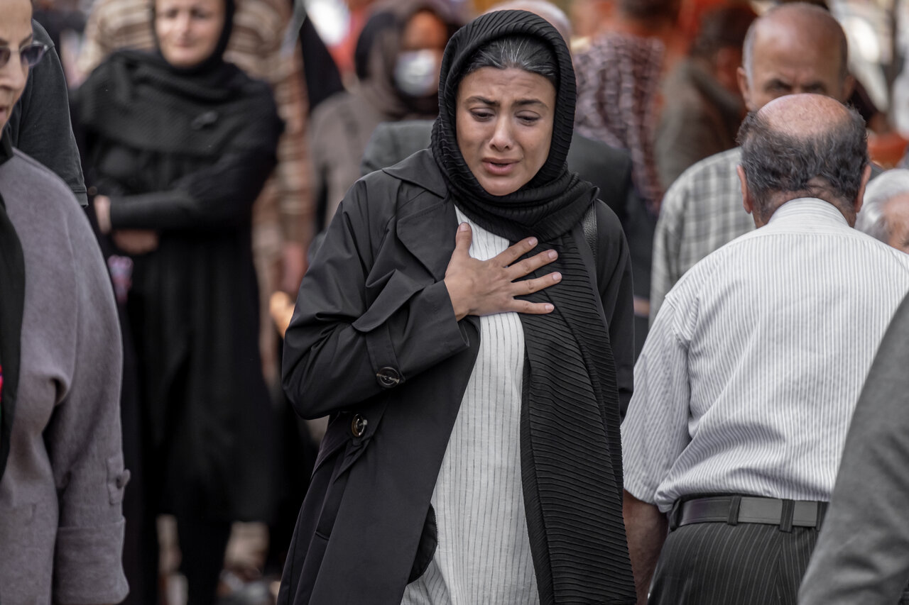 Saint روی صفحه ظاهر می شود و احساس گم شدن