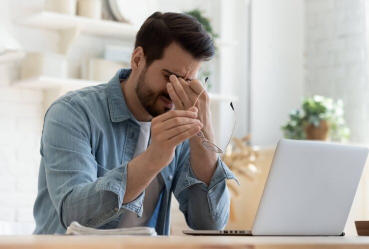 چشمات خسته شده؟ این راه حل ها را امتحان کنید