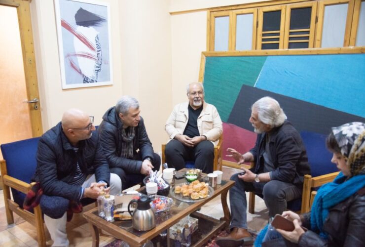 Manouchehr شاهساواری در خانه هنرمند