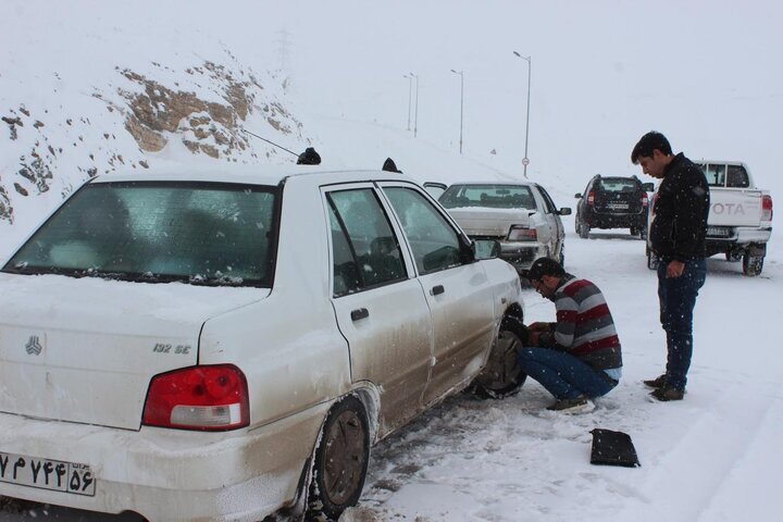 اصول رانندگی در برف و یخبندان