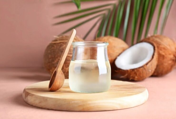 نحوه استفاده از روغن نارگیل برای مقابله با مو