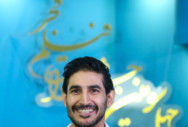 نگاه کنید به Toraj Alvand شخصیتی که من بازی