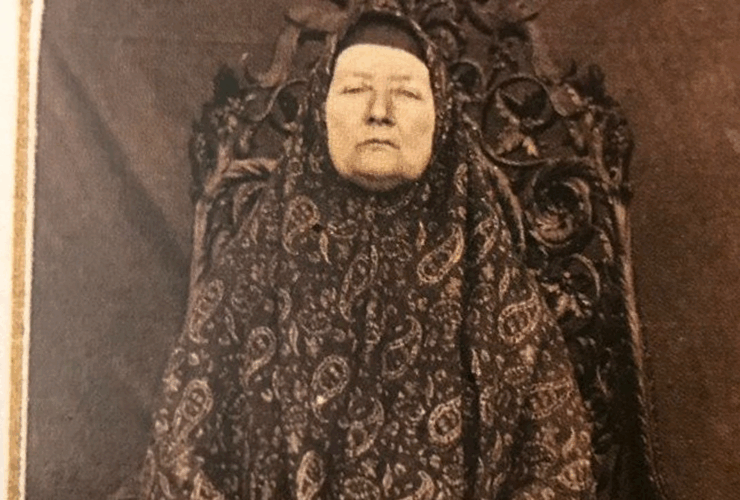 مادام عباس ؛ زن مؤثر دادگاه قوجار ، که سبک زندگی زنان را تغییر داد