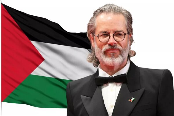 گای پیرس از همكارانش خواست كه مردم غزه را فراموش نکنند