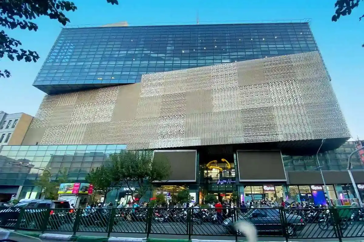 برای دیدن بخشی از سقف گذرگاه Charsu Tehran