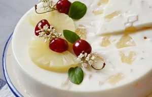 چگونه می توان وانیل Panakotes را با ترکیب ژله و آناناس درست کرد