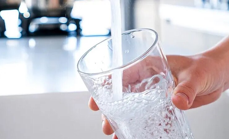 دمای آب ، سلامت کلیدی پنهان: چه زمانی باید آب سرد ، گرم یا گرم بنوشیم؟ 3 نوشیدن آب-بلاگ_-top-3