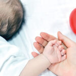 آیا آب نخل و آب شکر برای از بین بردن کولیک نوزاد مفید است؟