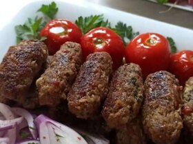 نحوه ساخت کباب کباب ؛ یک کباب خوشمزه در کنار برنج