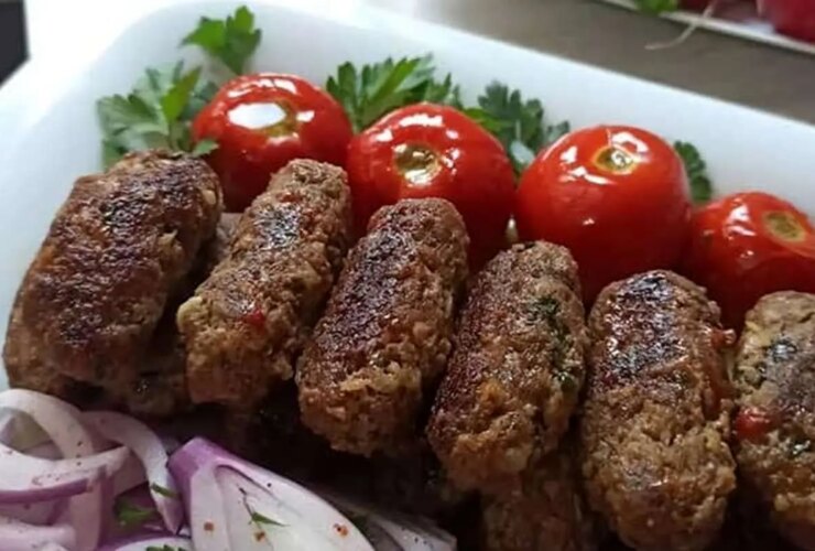 نحوه ساخت کباب کباب ؛ یک کباب خوشمزه در کنار برنج