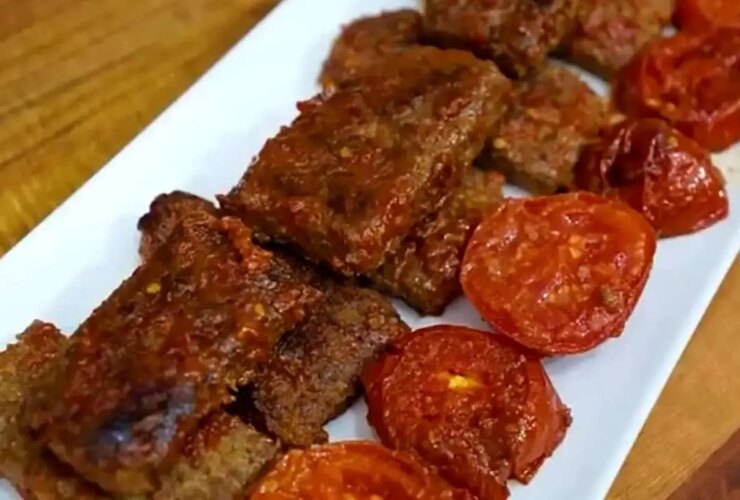 چگونه یک تابه را با یک سس خاص درست کنیم