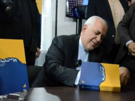 او به نمایشگاه ظریف تهران می رود