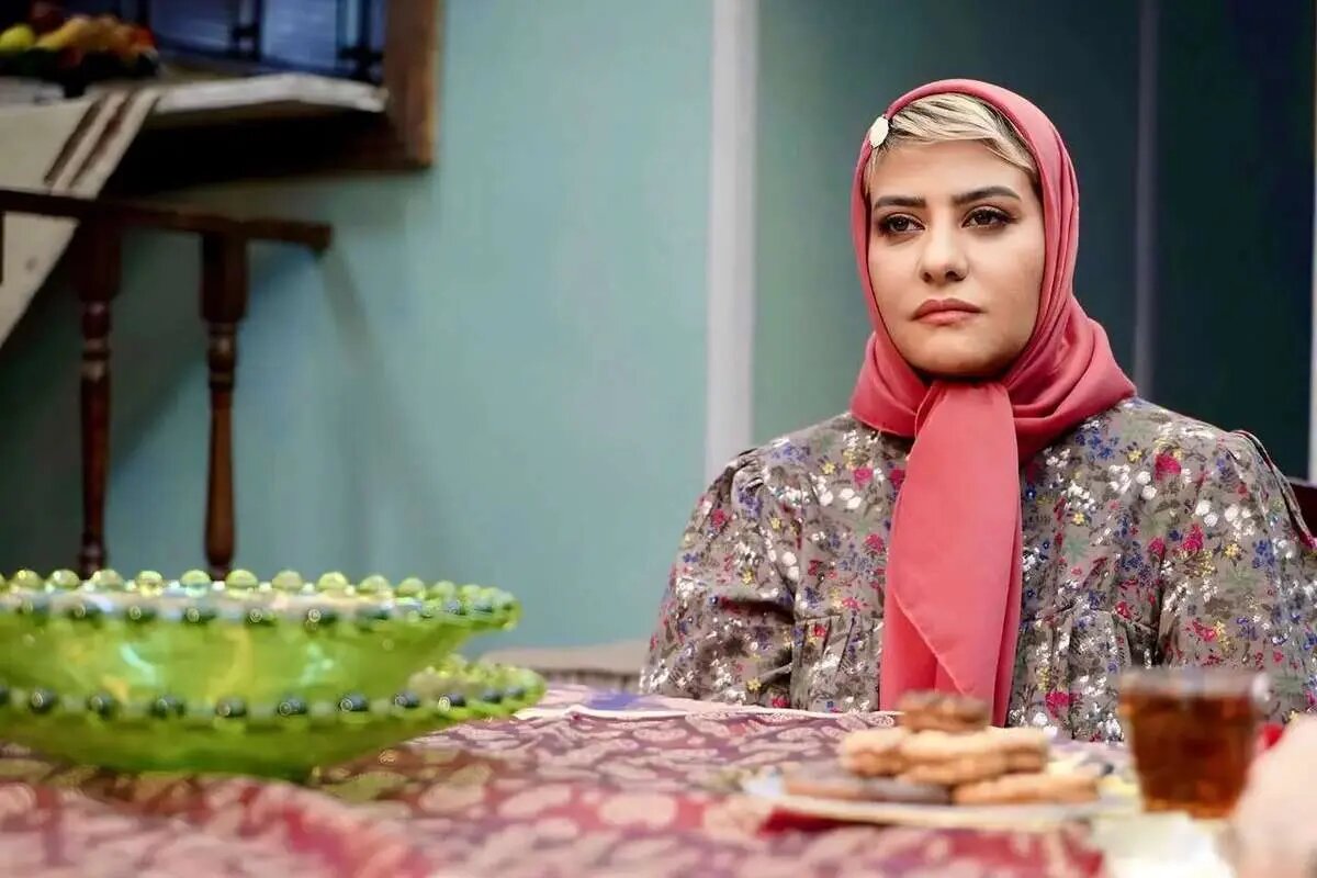 هنگامی که او برای مهاجرت به Türkiye به ایران بازگشت ، ترس از اعدام بازیگر زن