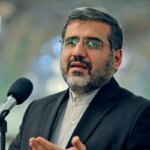 برای دیدن وزیر راهنمای سابق: به دلیل نوع حادثه ، بخشی از شهید کشوری هنوز در صحنه سقوط هلیکوپتر است.
