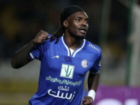 تصویر ؛ برای آشکار کردن پرسپولیس پس از شعار هواداران در استادیوم