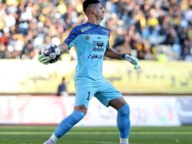 در یک مرحله ، 2 ستاره سپاهان پرسپولیس