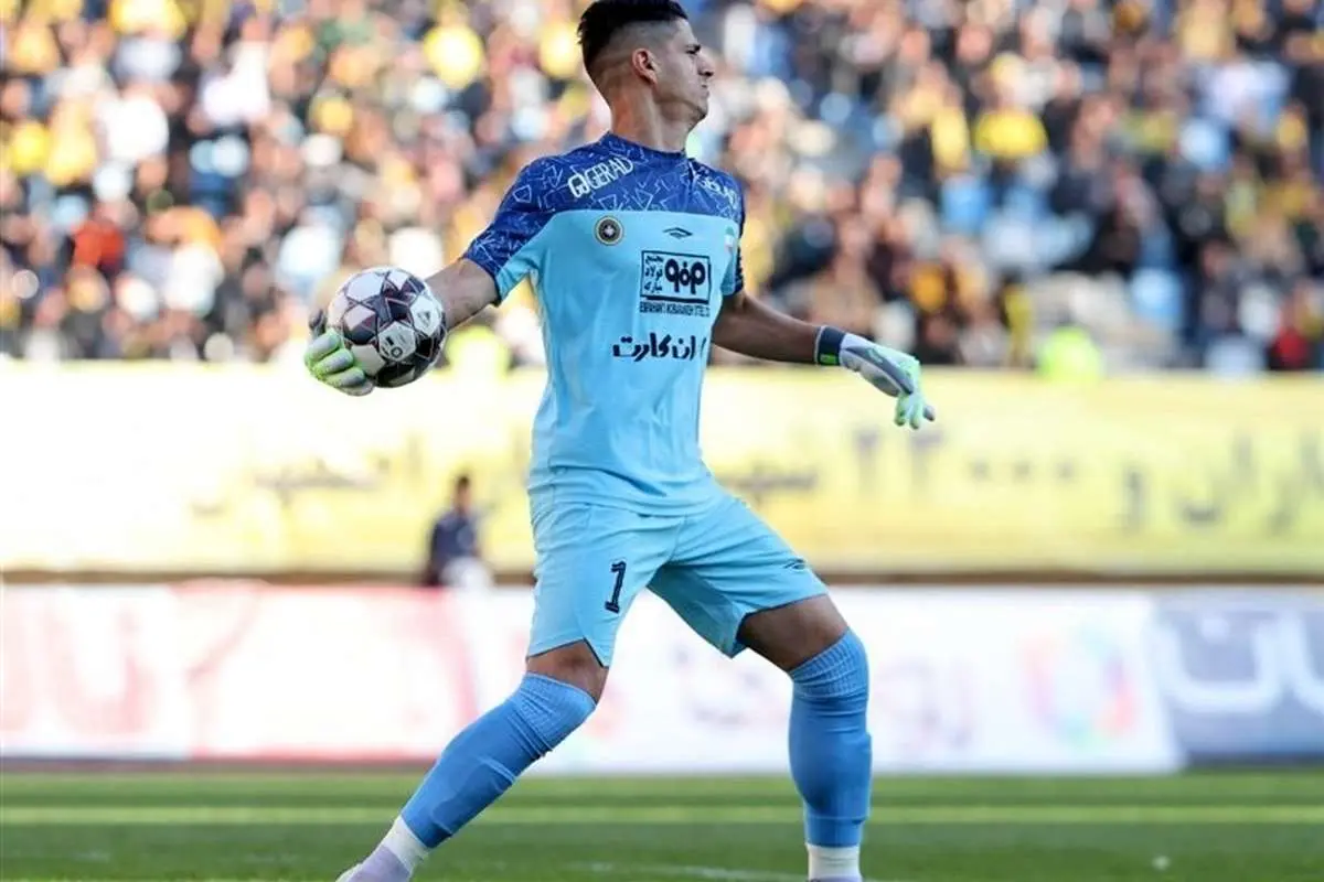 در یک مرحله ، 2 ستاره سپاهان پرسپولیس