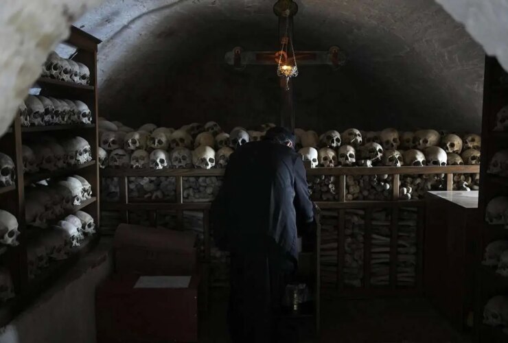 تصاویر تنها صومعه ای که زنان در آن وارد ورودی می شوند 18 تصاویر تنها صومعه ای که زنان در آن وارد ورودی می شوند