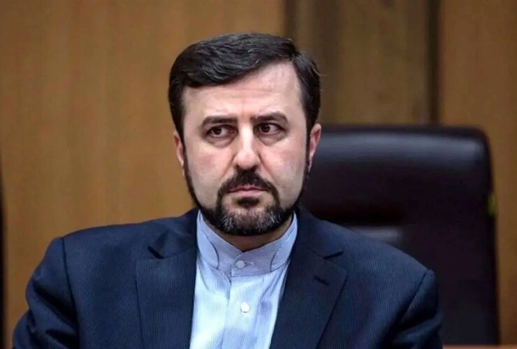 ملاقات غاریب آبادی با دیپلمات های سه کشور اروپایی در استانبول