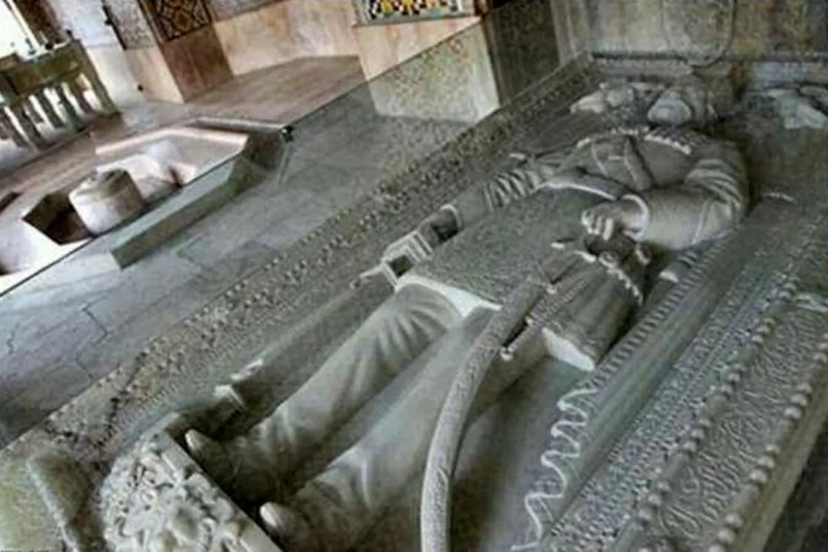 گواهی سنگ قبر ناصر الدین شاه