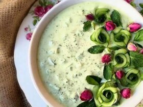 برای دیدن چگونه می توان ماست و خیار را به سبک جدید درست کرد