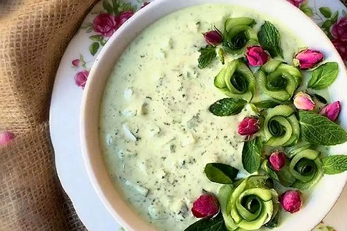 برای دیدن چگونه می توان ماست و خیار را به سبک جدید درست کرد