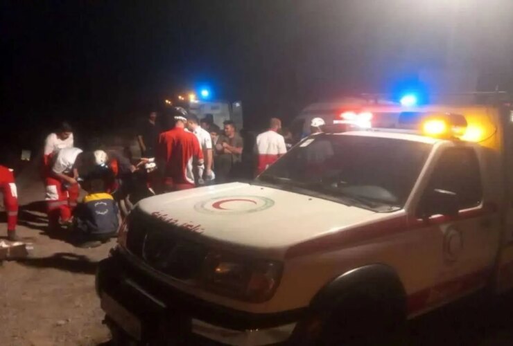 مصدومیت 4 نفره در سرنگونی اتوبوس در جاده بغین-جار کرمان