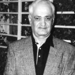 حسن کامشاد مرده است