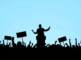 برخی از آنها با خرافات سر و کار دارند و برای بازگشت به قدرت دروغ می گویند