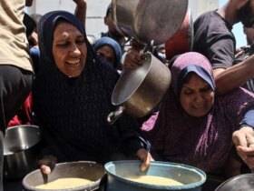 تصاویر غذا و نان ؛ آخرین نفس محاصره و بمباران آوار