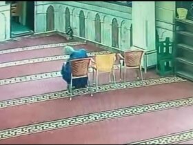 برای دیدن لحظه مرد مصری ظهر در دعای مسجد درگذشت