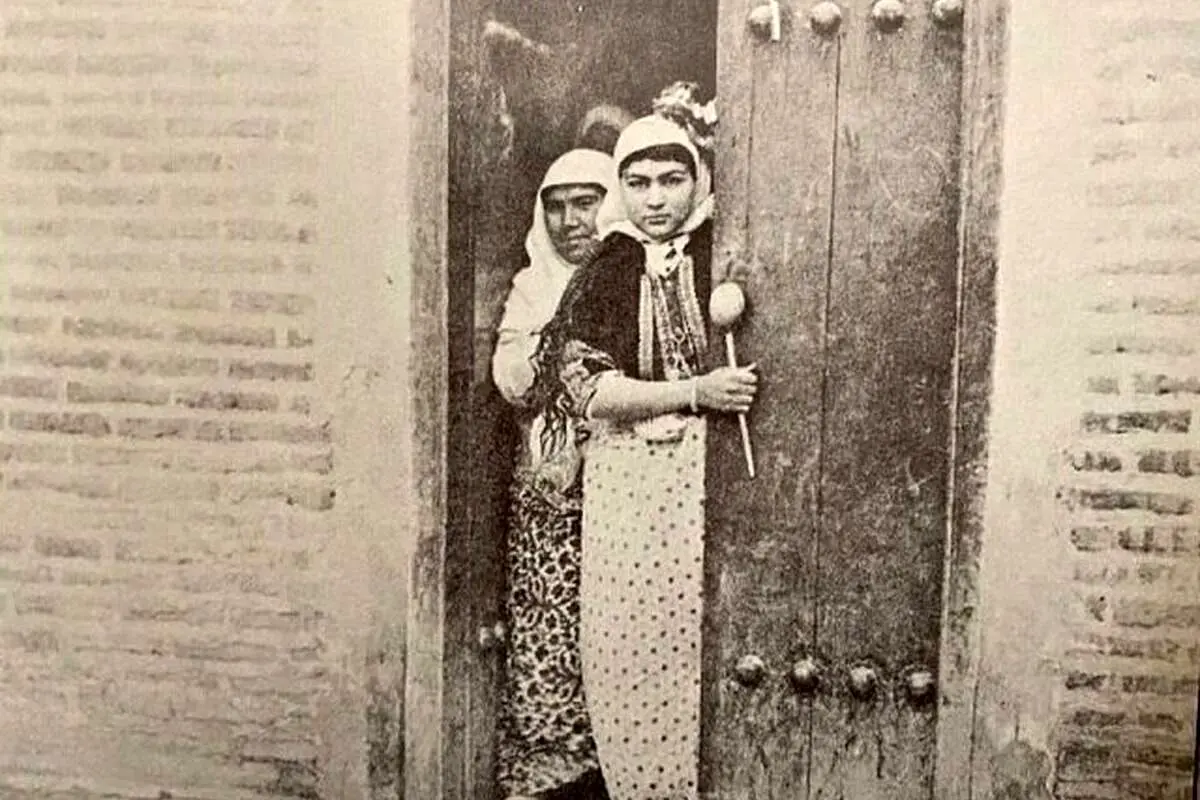 ناصر در لباس چینی -din شاه