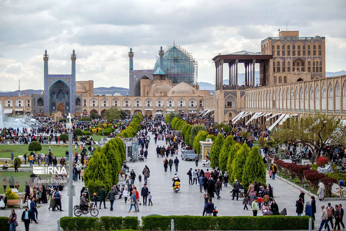 برای دیدن میدان اصفهان جهان جهان در منطقه تاریخی آتش درخت
