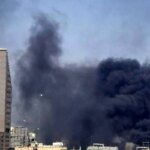 جزئیات یک ساختمان متروکه در خیابان مفتی در تهران