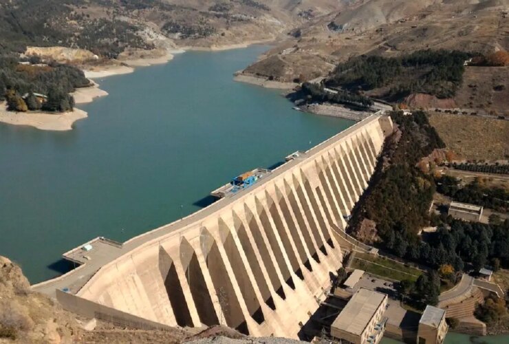 آب ورودی به سدهای تهران نصف شده است