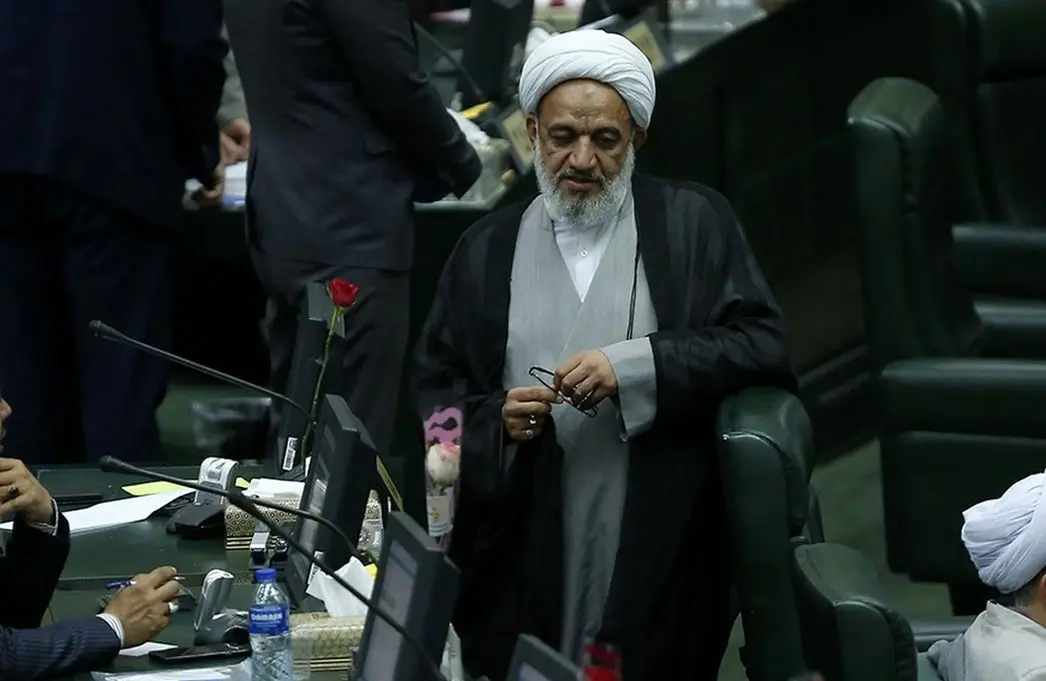 انتقاد را در قانون Grail Agharani تأخیر کنید. دولت در تلاش است تا فاکتور جدیدی را قبل از اعلان قانون ارسال کند