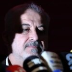 او دیروز و امروز حمایت مالی کرد. درویش روی صفحه Persepolis خالی بود