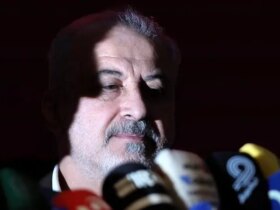 او دیروز و امروز حمایت مالی کرد. درویش روی صفحه Persepolis خالی بود