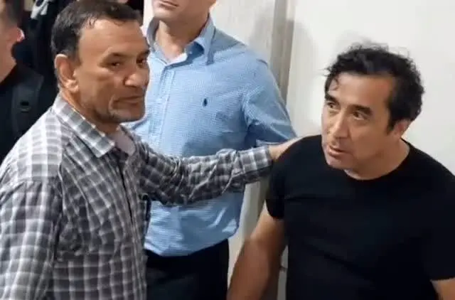 این مصاحبه بحث برانگیز پرسپولیس: خدا را رها کنید ، خدا محافظت می کند!