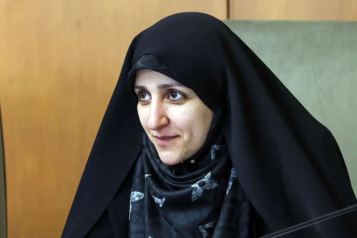 بهروز آزر ، معاون رئیس جمهور زن: اصلاح جهیزیه باید متوقف شود 4 بهروز آزر ، معاون رئیس جمهور زن: اصلاح جهیزیه باید متوقف شود