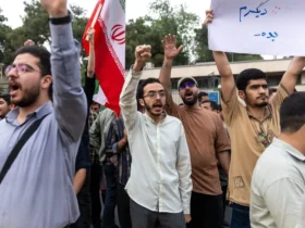 تصاویر تجمع در مقابل سازمان انرژی اتمی